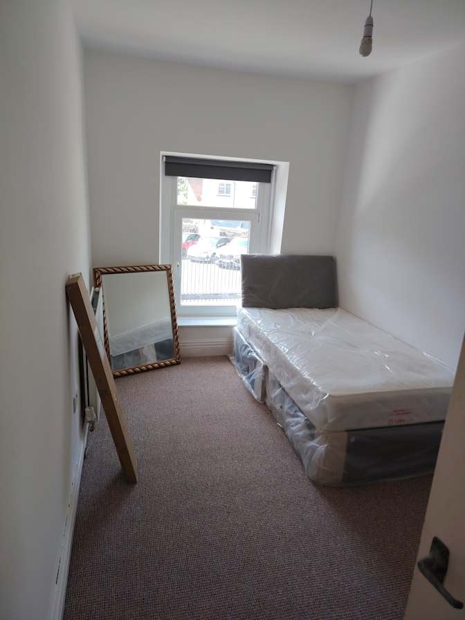 MR SIMON SMART's room