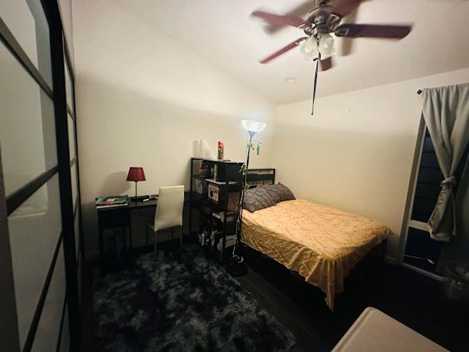 RoxiMoxie's room