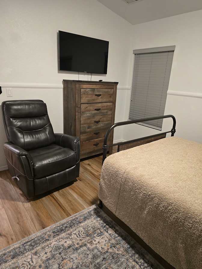 Ashraf Minai's room