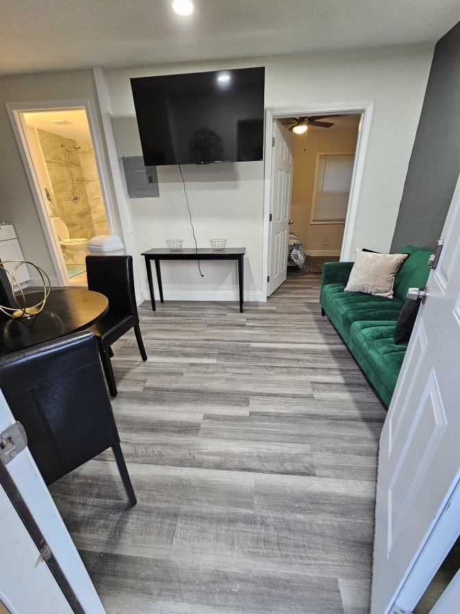 CL&C Property Management and Consulting's room