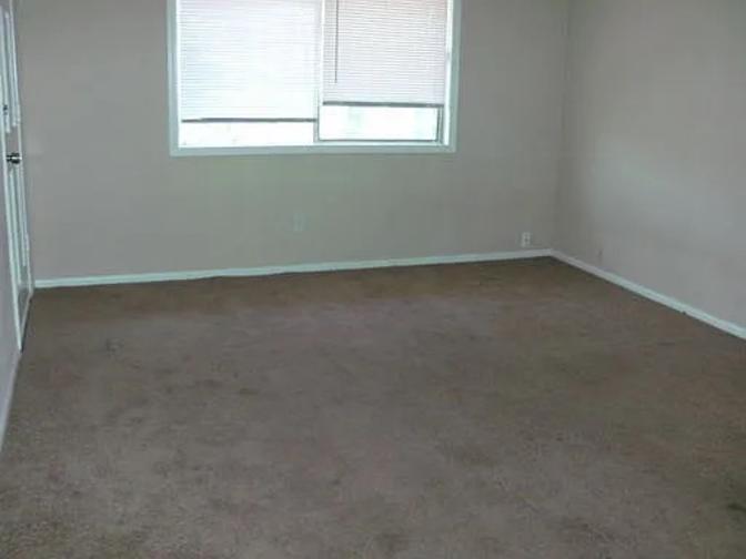 Alcove Rooms's room