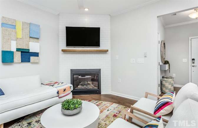 Alcove Rooms's room