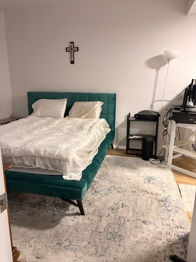 Carloz's room