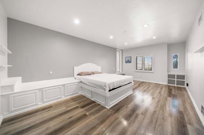 Faye's room