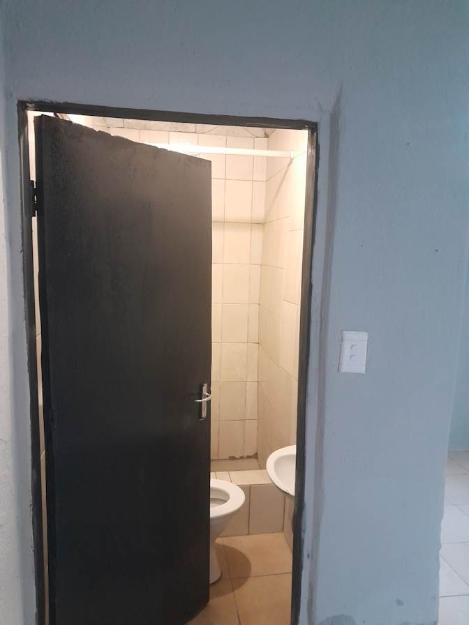 Ishola's room