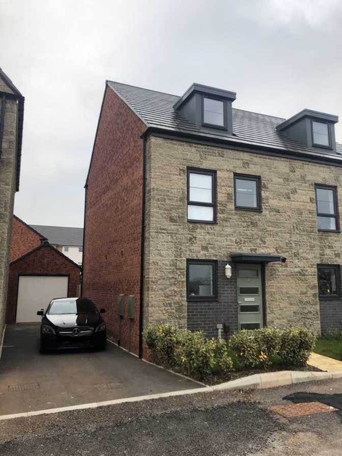 MR AFSHIN BINIAZ's room