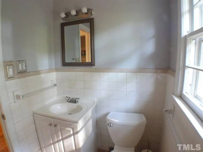 Alcove Rooms's room