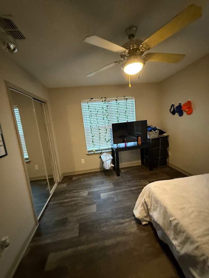 Nicole Richardson Rojas's room
