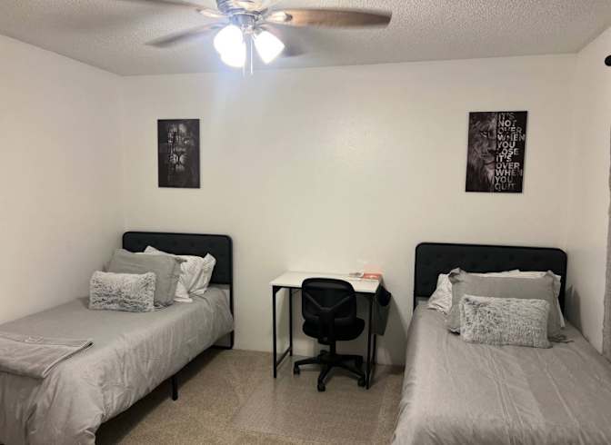 Dee's room
