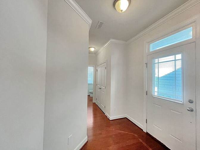 Alcove Rooms's room