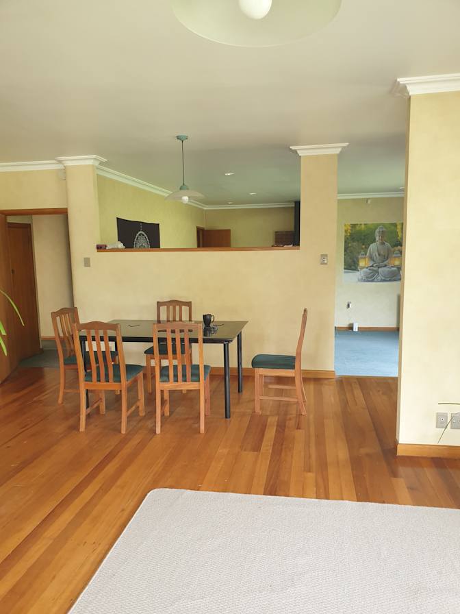 Christopher REID's room