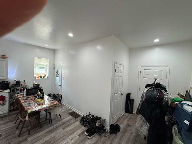 Enrique's room