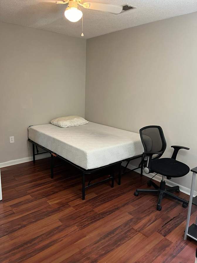 Alcove Rooms's room