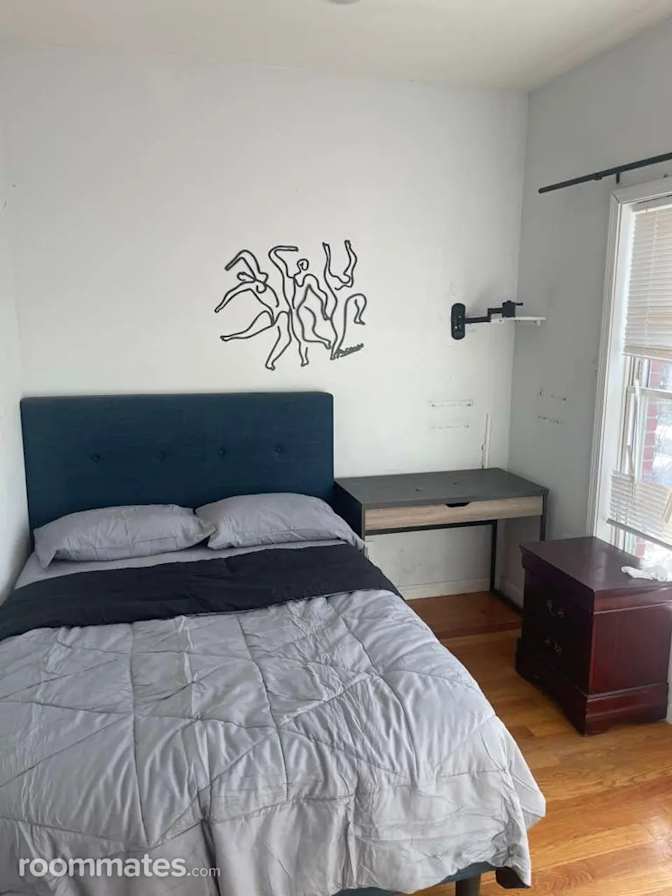 DAN MAK's room