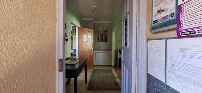 Leadsprop Properties's room