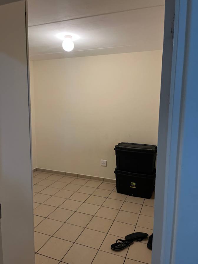 Menzisi's room
