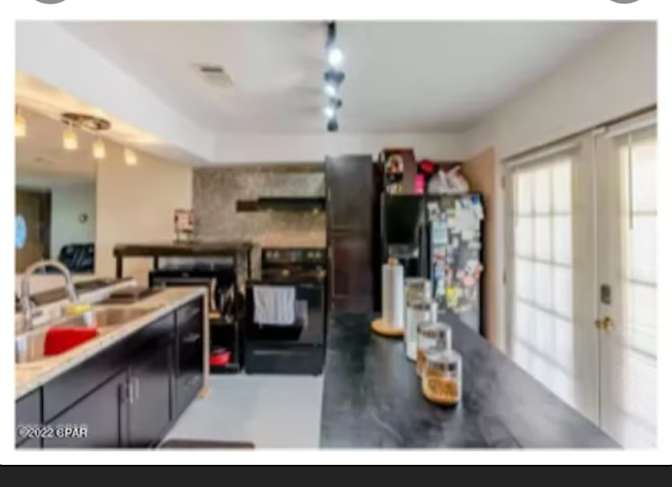 LEE's room