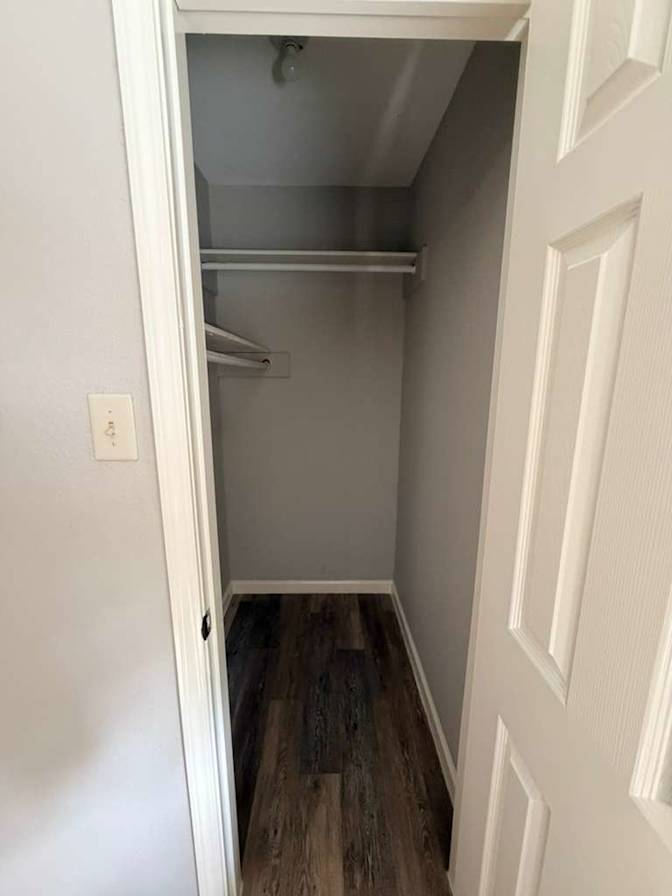 carlos's room
