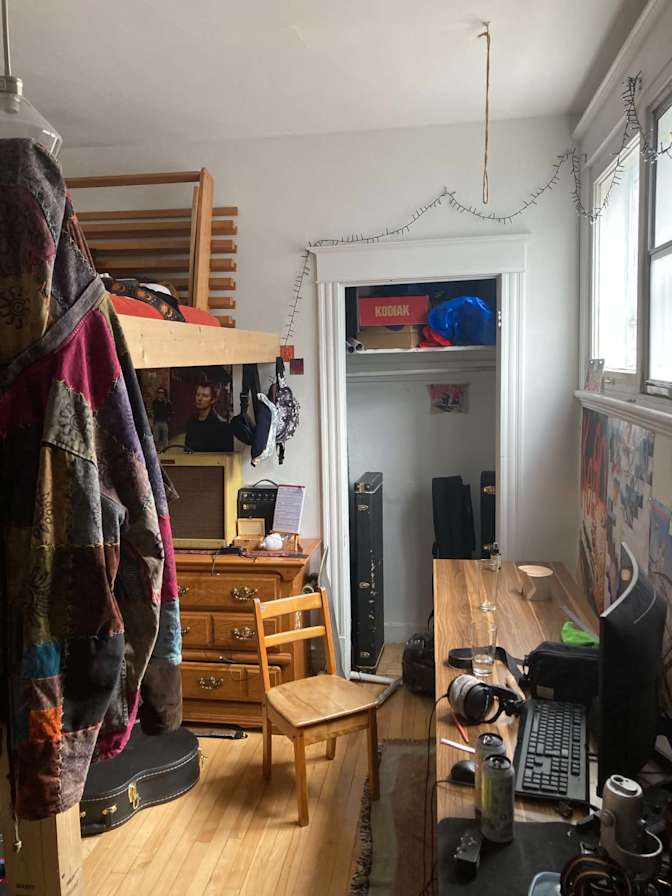 Simon Richard's room