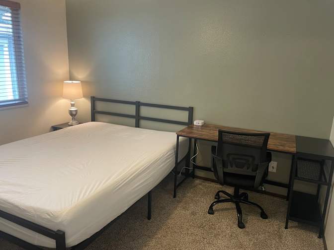 Claudia Davis's room