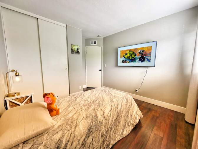 Glen's room