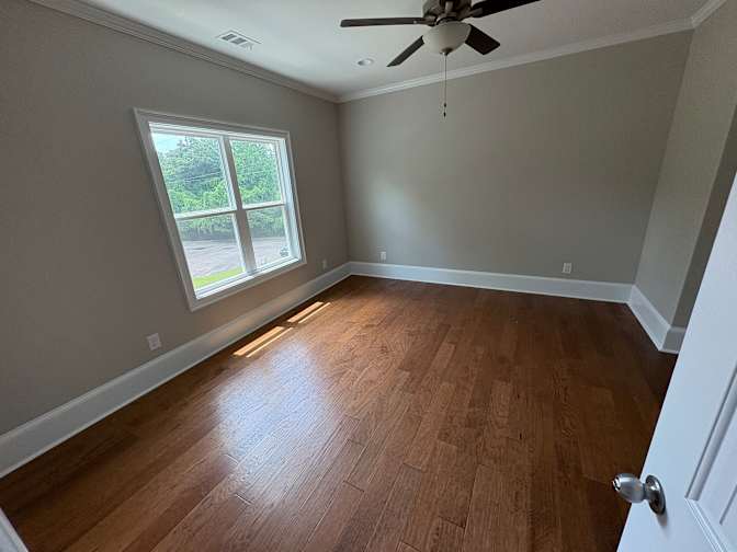 mercedes's room
