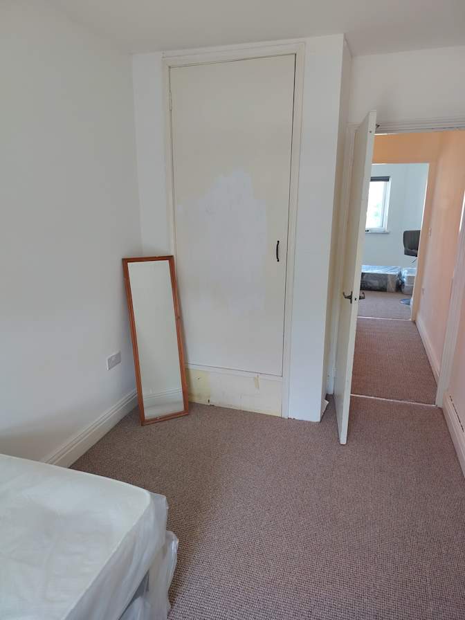 MR SIMON SMART's room