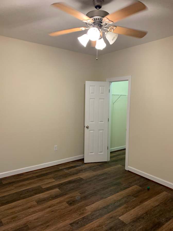 Alcove Rooms's room