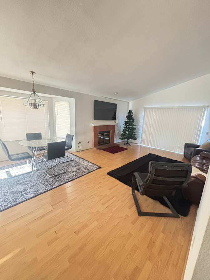 Thomas G's room
