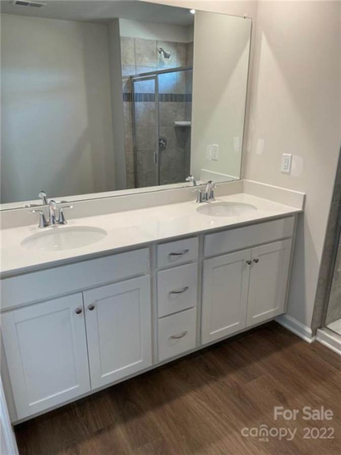 Alcove Rooms's room