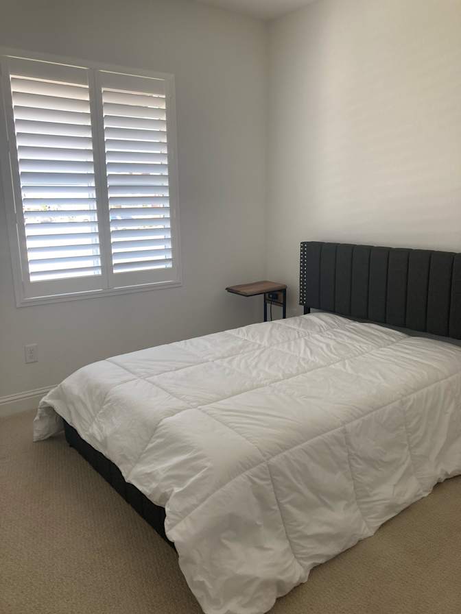 Twelve Bridges Drive's room