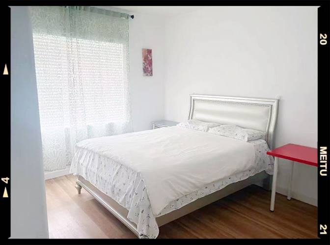 zoey's room
