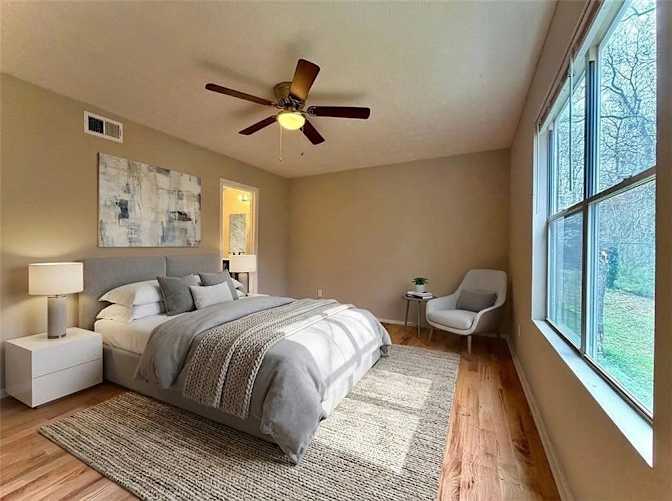 Alcove Rooms's room