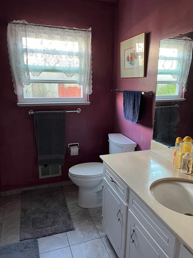 Leslie's room