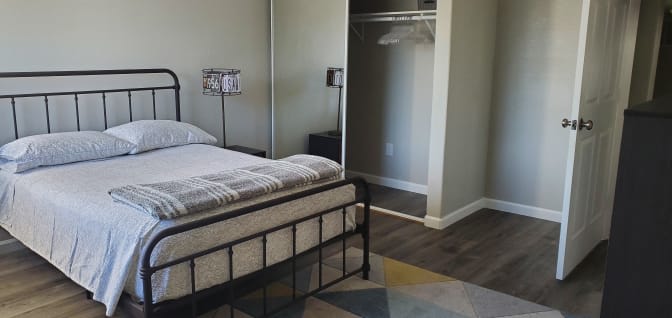 Carlos's room