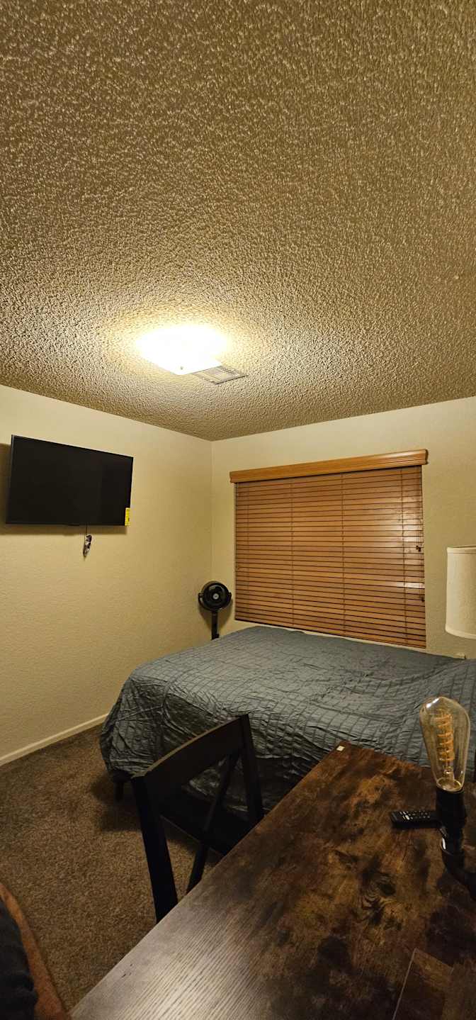 Thomas's room