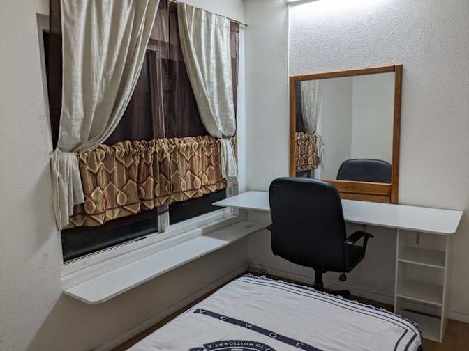 Lynn's room