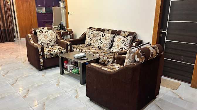 Neeraj's room