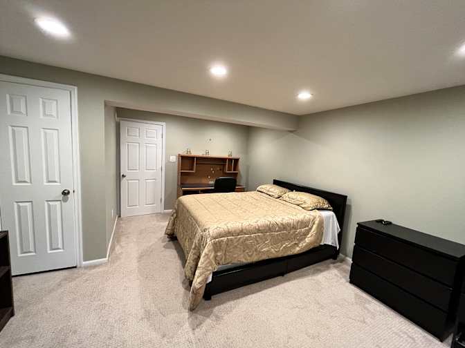 Zavash's room