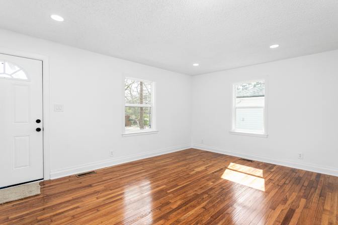 Alcove Rooms's room