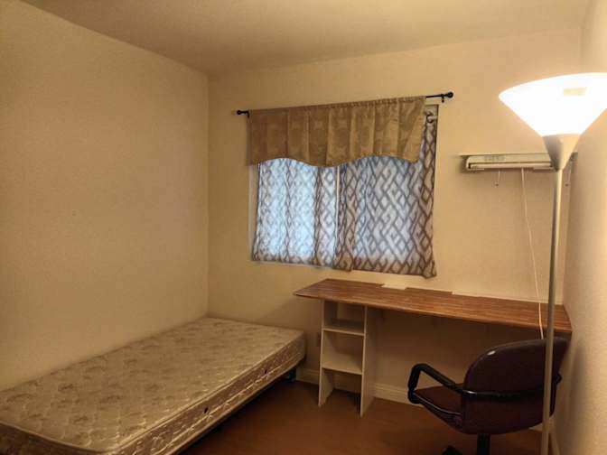 Lynn's room