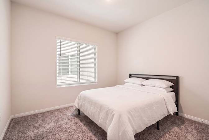 Sabina E.'s room