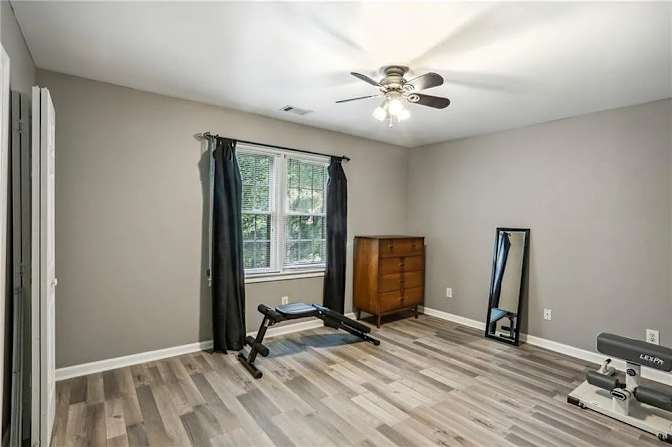 Alcove Rooms's room