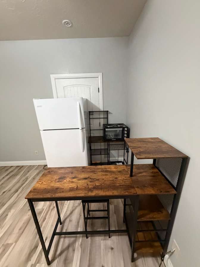 Lee's room