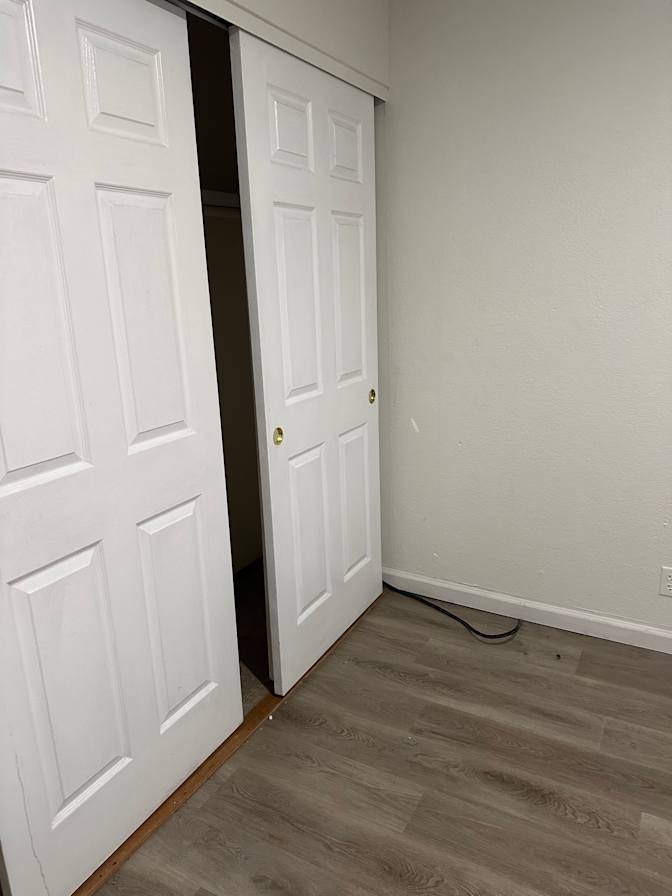 SANJNA's room
