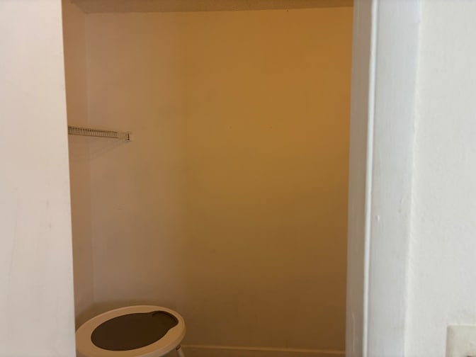 Zhenchao's room