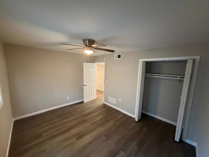 Alcove Rooms's room