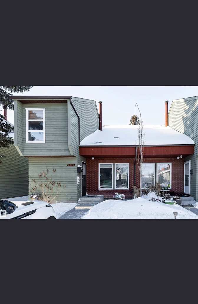 Kimber-Leigh Holland's room