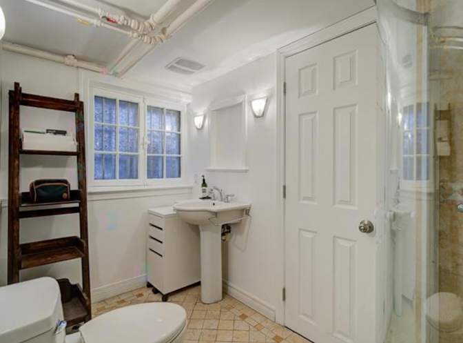 Caroline's room