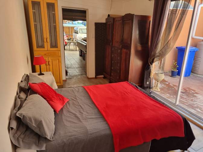 Jos Milne's room